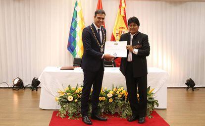 Pedro S&aacute;nchez, presidente del gobierno espa&ntilde;ol, junto a Evo Morales, presidente de Bolivia.
