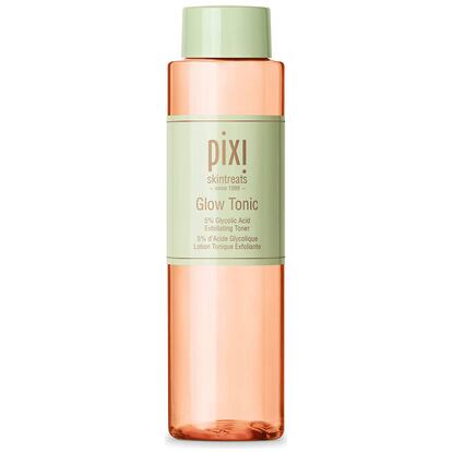 ¿Qué es? Glow Tonic de Pixi.
¿Cómo se hizo viral? Desde que la marca Pixi cobrara extraordinaria relevancia, su Glow Tonic ha sido su producto estrella: algunos medios lo han definido durante estos años como el “tónico iluminador de culto” y ha sido el preferido por un sinfín de influencers.
¿Por qué es una verdadera joya? Incorpora un 5% de ácido glicólico, así que ayuda a reparar arrugas, cicatrices o manchas producidas por el daño solar, a la vez que deja la piel con un aspecto liso y luminoso.