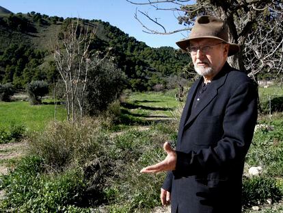 Domingo Jiménez Beltrán, en la finca Chuecos de la sierra de La Almenara, en Águilas (Murcia).