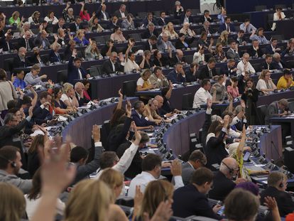 Momento de votación durante el pleno del Parlamento Europeo celebrado el martes en la sede de la Eurocámara, en Estrasburgo.