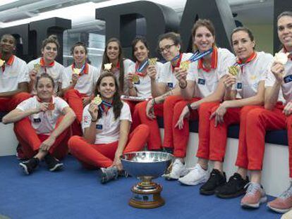 La selección femenina, la más veterana del Eurobasket, apuesta por cuidar el núcleo campeón e incorporar talentos progresivamente