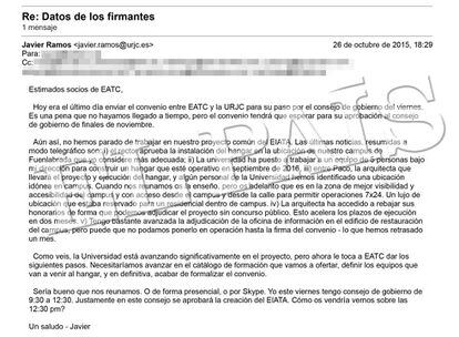 Correo de Javier Ramos en el que habla de la arquitecta y de la ubicación que han encontrado para el hangar.