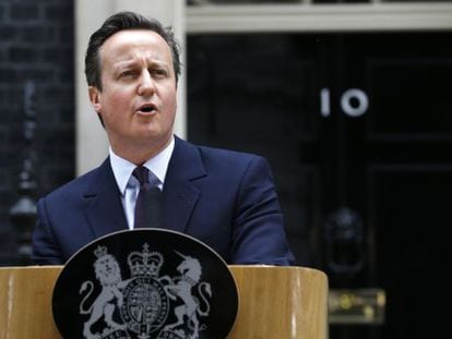 David Cameron comparece ante la prensa, este viernes.