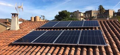 Solar self-consumption installation in a house in Sant Just Desvern (Barcelona).