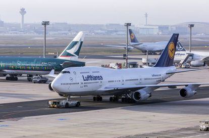 Un avi&oacute;n del modelo B747 operado por Lufthansa