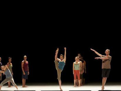 Escena de la obra &#039;Decadance&#039; de Ohad Naharin.