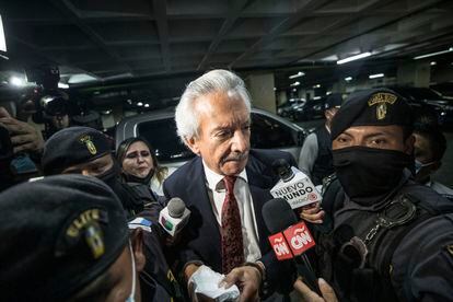 José Rubén Zamora, periodista y presidente de 'elPeriódico', llega a los tribunales en Ciudad de Guatemala, el miércoles.