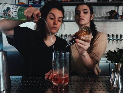 Pom Modeste y Juliette ‘Jules’ Larruy han llenado Barcelona de soberbios cócteles