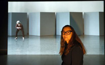 La artista estadounidense Sharon Lockhart rescata el legado de la coreógrafa israelí Noa Eshkol en su vídeoinstalación 'Cuatro ejercicios de la Notación del Movimiento Eshkol-Wachman', que acoge desde este jueves la Sala Film & Vídeo del museo.