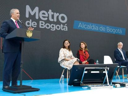 Iván Duque, durante la adjudicación del metro de Bogotá.