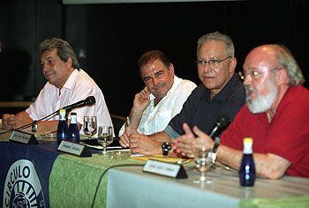 Sancho Gracia, Juan Luis Galiardo, Fernando Delgado y José Luis Cuerda, ayer en el Círculo de Bellas Artes.
