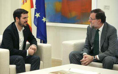 Mariano Rajoy y Alberto Garz&oacute;n hoy en La Moncloa.