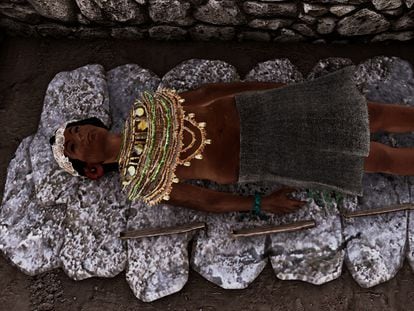 Recreación de la tumba de la princesa guerrera de Tingambato, Michoacán (630 d.C.)