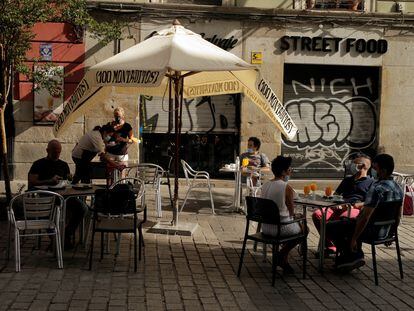 Una terraza en Madrid el pasado 30 de junio.