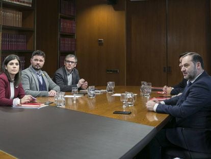 Reunión de negociación para formar el gobierno español entre ERC y PSOE.