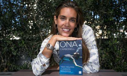La nadadora de natación sincronizada, Ona Carbonell, presenta su libro Tres minutos, cuarenta segundos.