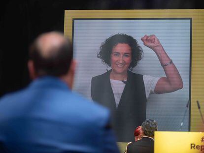 La secretaria general de ERC, Marta Rovira, en un acto de campaña en las pasadas municipales donde intervino de manera telemática.