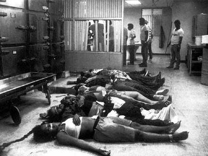 La última foto que hizo Juantxu Rodríguez en un depósito de cadáveres, tras la invasión de Panamá por tropas estadounidenses.