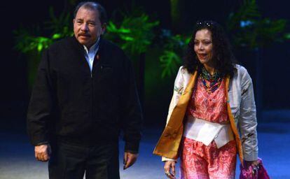 Daniel Ortega y su esposa Rosario Murillo, en La Habana.