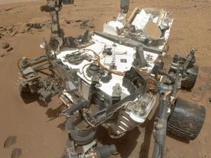 El robot 'curiosity' en un 'selfie', que se tomó en alta resolución.