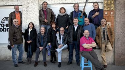 A las puertas del Caldero de Cobre, arriba, de izquierda a derecha, José Andrés Piedra, Carlos Piedra, Pachu García, Francis Cervera y Pedro Piqueras. Abajo, José Luis Checa, Charo Allegue, Javier de Castro, Lola Checa, Juan Manuel del Valle, Luis Martín, Javier Lázaro, Josué Arnold y Miguel Labrada.