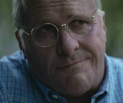 El actor caracterizado de Dick Cheney en una escena de 'Vice'.