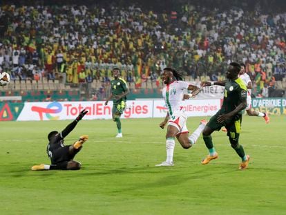 Sadio Mané marca el tercer gol de Senegal.