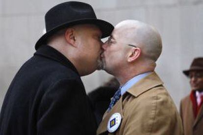 Una de las primeras parejas en casarse en Washington, en 2010. La capital federal se unió entonces a ocho Estados que ya conceden licencias de matrimonio a homosexuales.