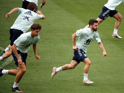 Gayá  y Pau Torres  participan en el entrenamiento de este jueves en el estadio Wanda Metropolitano, en Madrid, donde este viernes se enfrentarán a España y Portugal en un partido amistoso antes del inicio de la Eurocopa 2020.