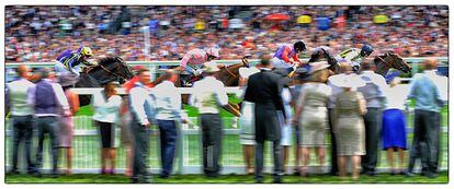 El jockey George Baker junto a su caballo ‘Contributer’ ganan la carrera Wolferton Handicap, para caballos de cuatro años de edad en adelante, 20 de junio de 2014.