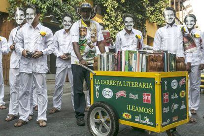 Martín Murillo, con su carreta literaria.