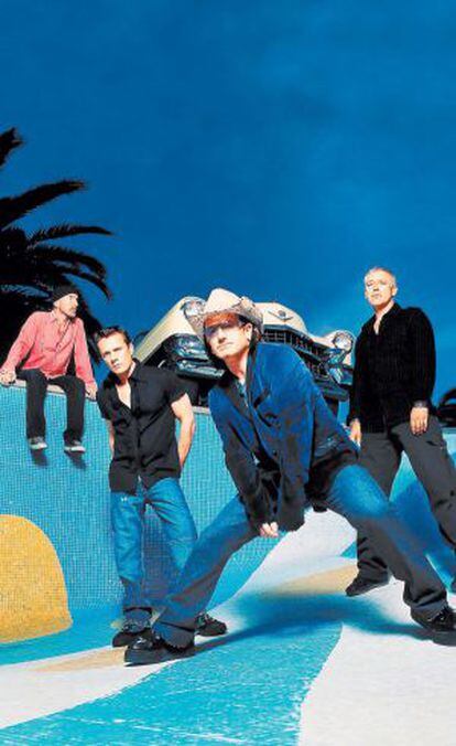 El grupo U2, liderado por Bono, en una imagen promocional.