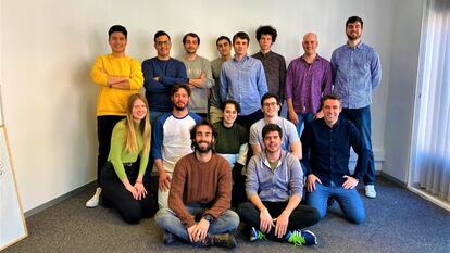 Tabaré Majem (desde la derecha, y en primer plano, el primero) y Andreu Palou (desde la derecha y en último plano, el primero).