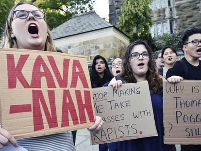 Estudiantes protestan contra Kavanaughen el campus de la Universidad de Yale / En vídeo, el juez Kavanaugh se defiende (REUTERS)