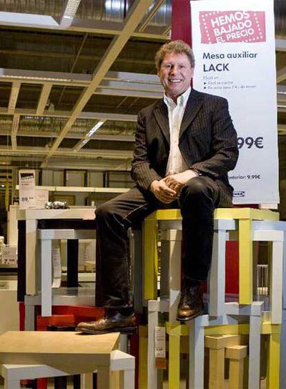 Peter Betzel, director general de Ikea Ibérica, en la tienda Madrid Este de la cadena de muebles sueca.