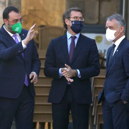 Desde la izquierda, los presidentes de Cantabria, Miguel Angel Revilla; Asturias, Adrián Barbón; Galicia, Alberto Núñez Feijóo, y el lehendakari, Iñigo Urkullu.