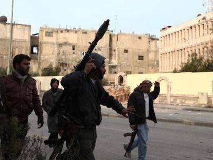 Milicianos del Ej&eacute;rcito Libre de Siria, en Homs.
