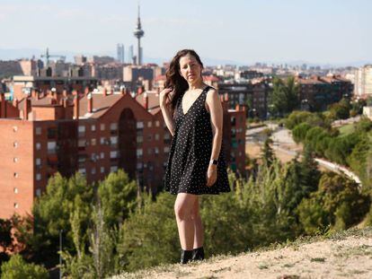 La estadounidense Samara Kamenecka en el Parque del Cerro del Tío Pío, en Vallecas (Madrid).