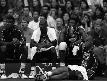 De izquierda a derecha, Robinson, Jordan, Ewing y Barkley en Barcelona '92.