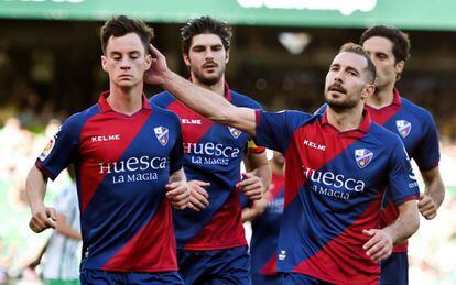 Juanpi celebra el gol del Huesca.