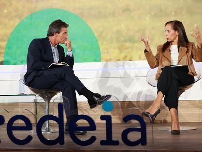 Federico Linares, presidente de EY España y Beatriz Corredor, presidenta de Redeia, en las jornadas celebradas este martes.
