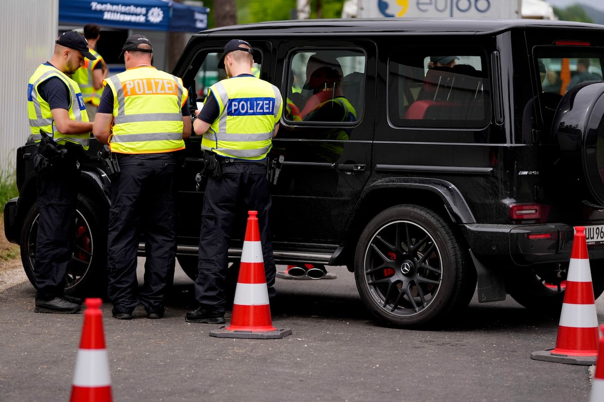 Alemania anuncia controles fronterizos durante la Eurocopa de fútbol por temor a posibles atentados | Internacional