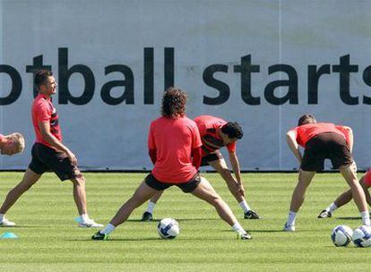 Los jugadores del Barça, ayer durante el entrenamiento.