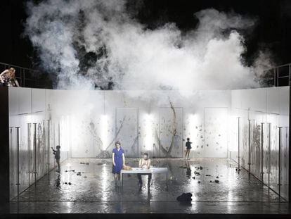 Una escena de la ópera 'Las benévolas', versión de la novela de Jonathan Littell, estrenada en Amberes.