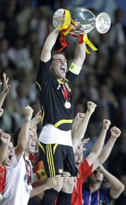 Casillas levanta la Eurocopa en 2008