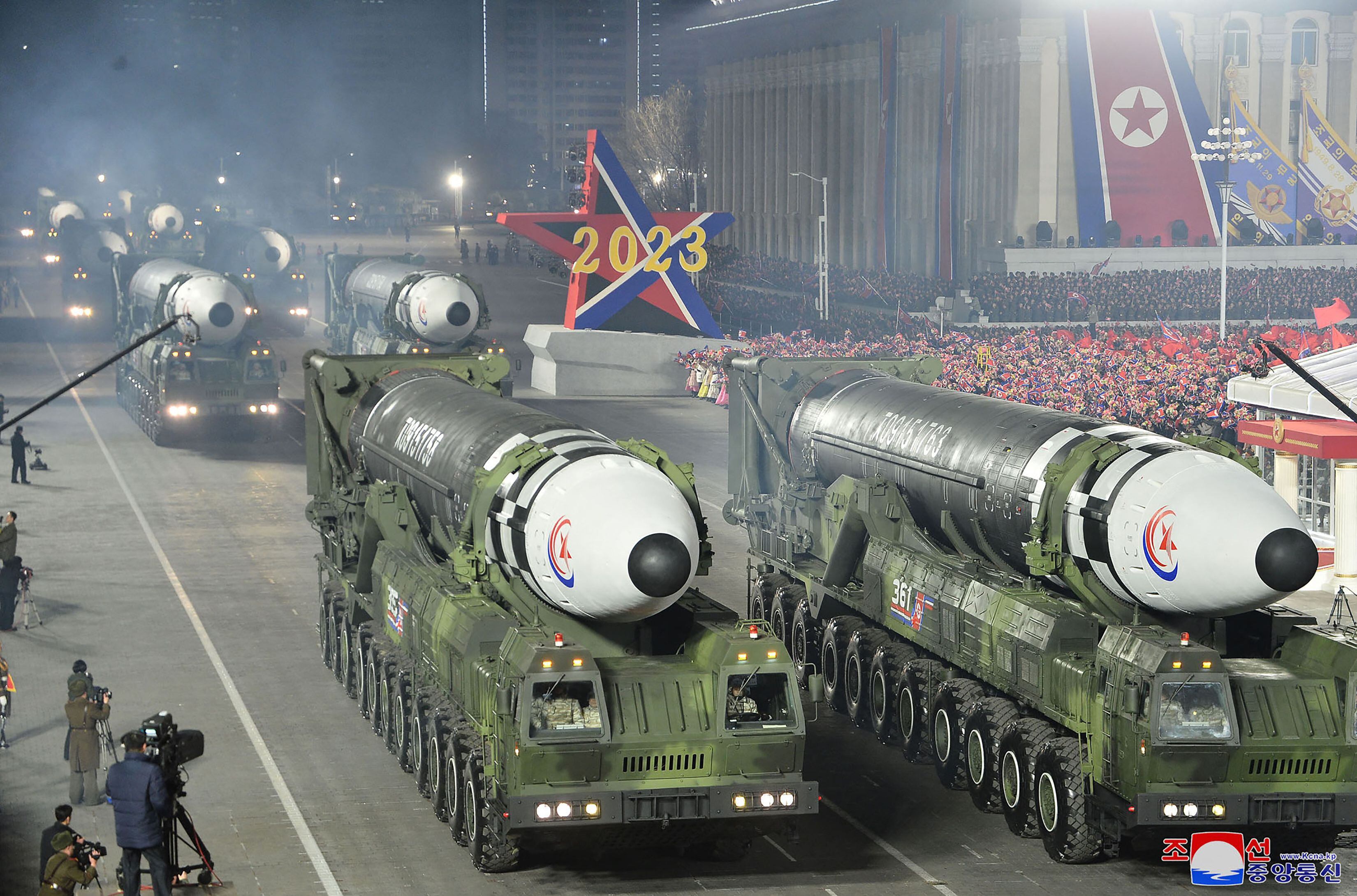 Misiles balísticos intercontinentales norcoreanos, en el desfile militar celebrado este miércoles en Pyongyang. 