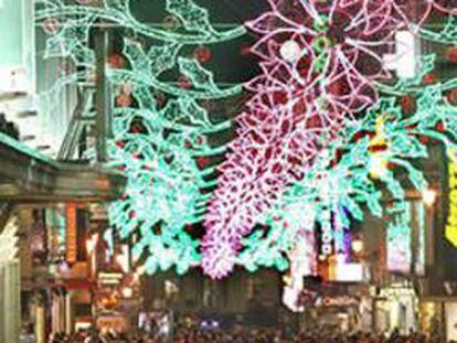Calle Preciados de Madrid iluminada por Navidad
