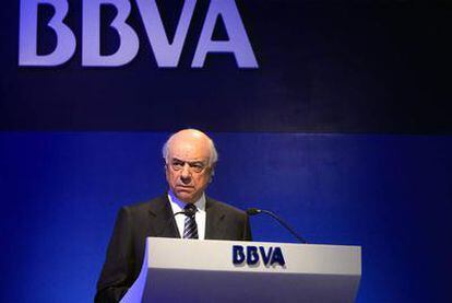 Francisco González, presidente del BBVA, durante la presentación de resultados de 2010.