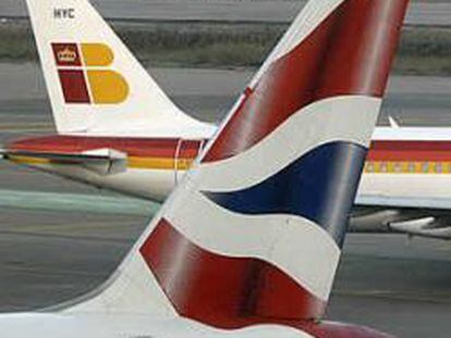 Aviones de Iberia y British Airways en el aeropuerto de Barajas en Madrid