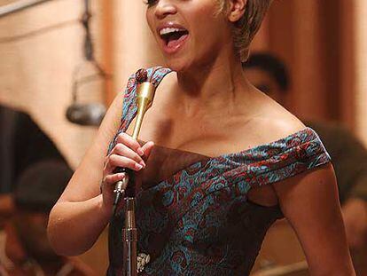 Beyoncé caracterizada de Etta James en un fotograma de &#39;Cadillac records&#39;